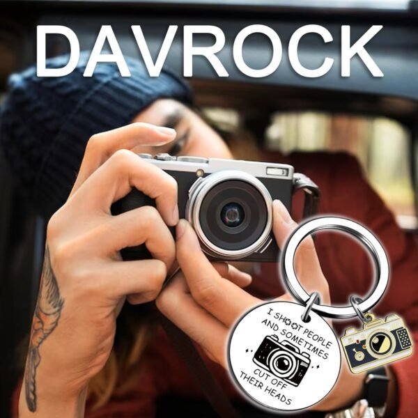 Davrock Photographer Gifts Camera Lovers Keychain Photography Lovers Gift Photography Accessories Camera Gifts for Photographers Camera Keychain Cool Gifts for Photographers Women Men, Silver, S